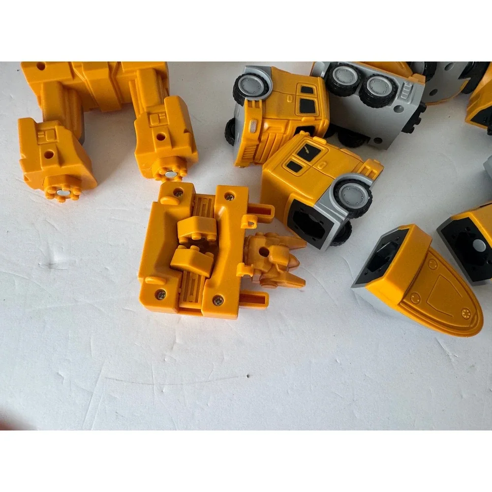 Magnetic Construction Vehicle Building Toy Set 20 Piece‎ Yellow Robot